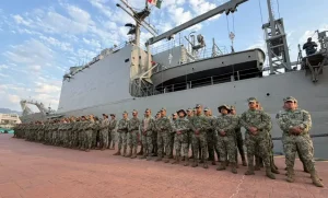 Lee más sobre el artículo Arriba a Puerto Vallarta buque con 103 marinos para reforzar seguridad