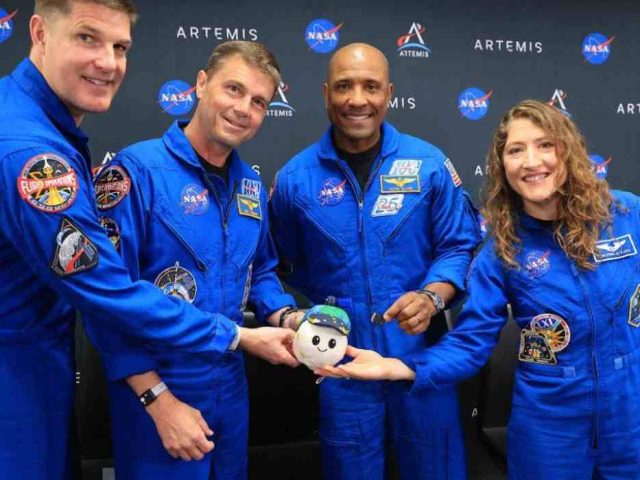 Envía tripulación de Artemis II emotivo mensaje a la Tierra