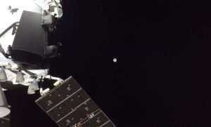 Lee más sobre el artículo Rompe Artemis la marca del Apolo 13 en su punto más lejano de la Tierra