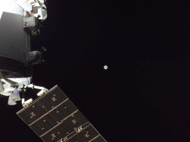 Rompe Artemis la marca del Apolo 13 en su punto más lejano de la Tierra