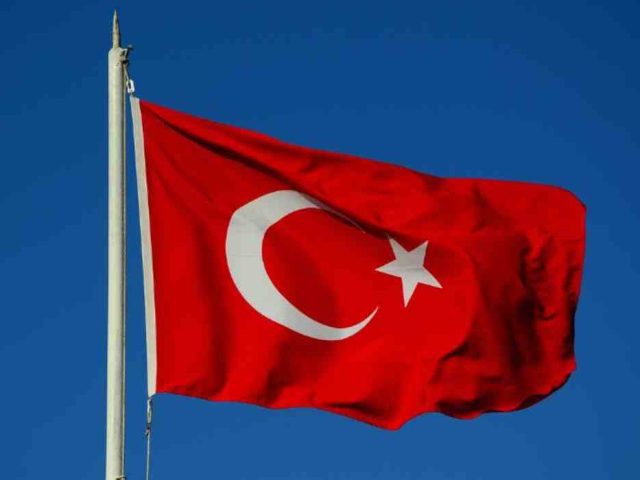 Reportan 2 tiroteos en escuelas de Turquía en 48 horas
