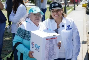 Lee más sobre el artículo SMDIF brinda apoyos alimentarios para fortalecer el bienestar de las personas adultas mayores
