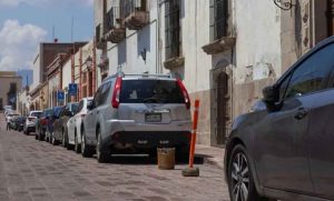 Lee más sobre el artículo Aumenta retiro de objetos usados para apartar lugares en Querétaro