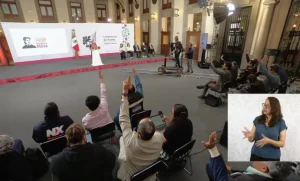 Lee más sobre el artículo Analiza Sheinbaum sede de informe del 31 de mayo; descarta Zócalo
