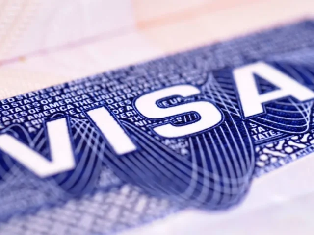 Reactiva EU el trámite de residencias para médicos extranjeros