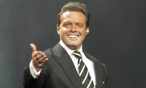 Lee más sobre el artículo Un tema de Luis Miguel se une al Billions club de Spotify por primera vez