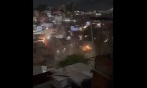 Lee más sobre el artículo Colapsan varias viviendas en Caracas tras el impacto de fuertes lluvias