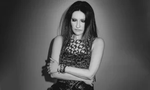 Lee más sobre el artículo Laura Pausini presenta Mientes