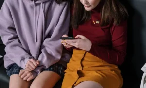 Lee más sobre el artículo Vincula estudio el uso de smartphones en adolescentes con síntomas alimentarios